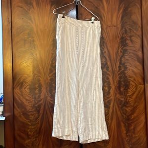 Linen blend pull on wide leg pants. Great for summer size S